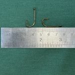 قلاب ماهیگیری یولا طلایی پشت خاردار پایه کوتاه سایز 4