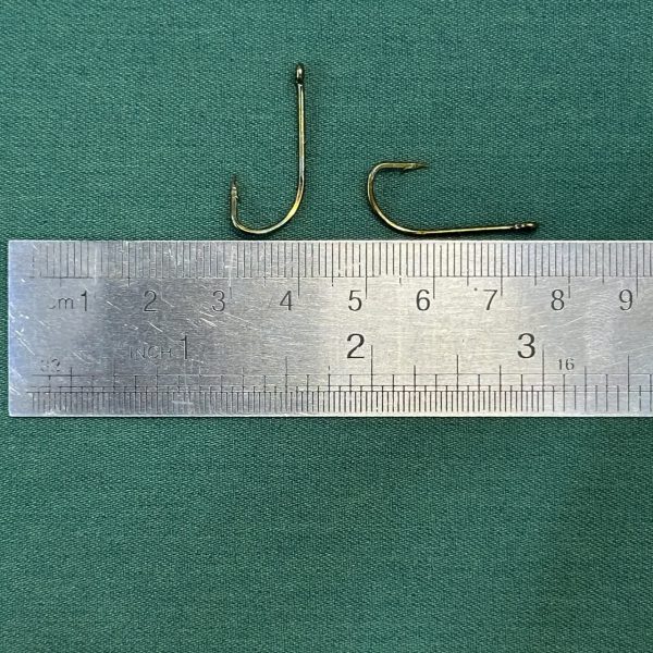 قلاب ماهیگیری یولا طلایی پشت خاردار پایه کوتاه سایز 4
