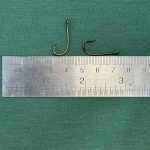 قلاب ماهیگیری یولا طلایی پشت خاردار پایه بلند سایز 2