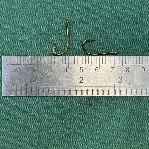 قلاب ماهیگیری یولا طلایی پشت خاردار پایه بلند سایز 2