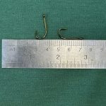 قلاب ماهیگیری یولا طلایی پشت خاردار پایه کوتاه سایز 5