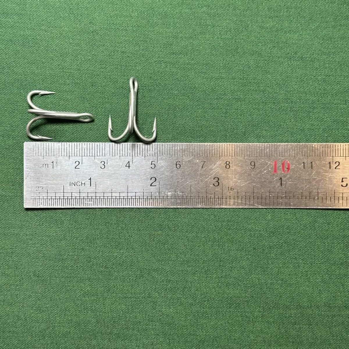 قلاب‌های VMC سه‌ شاخ نقره ای 2.5cm - تصویر 1